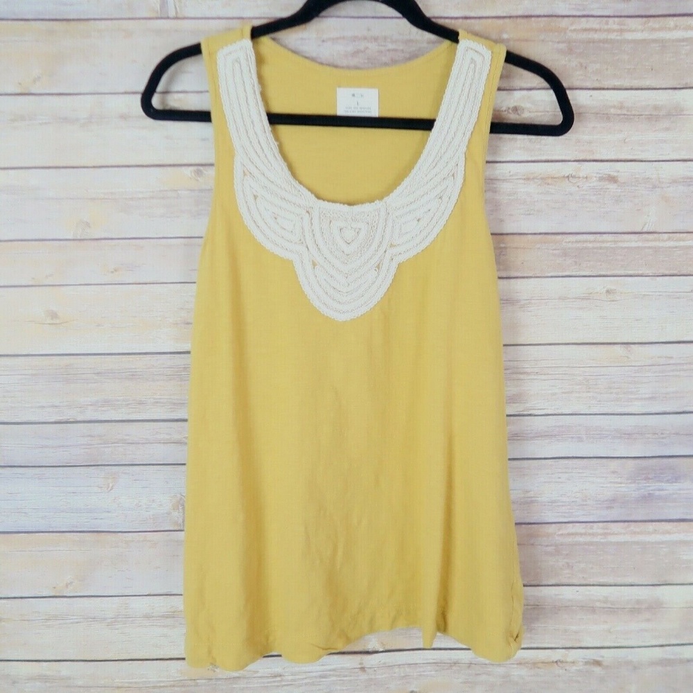 Pins & Needles Anthropologie Women’s Size L Mustar